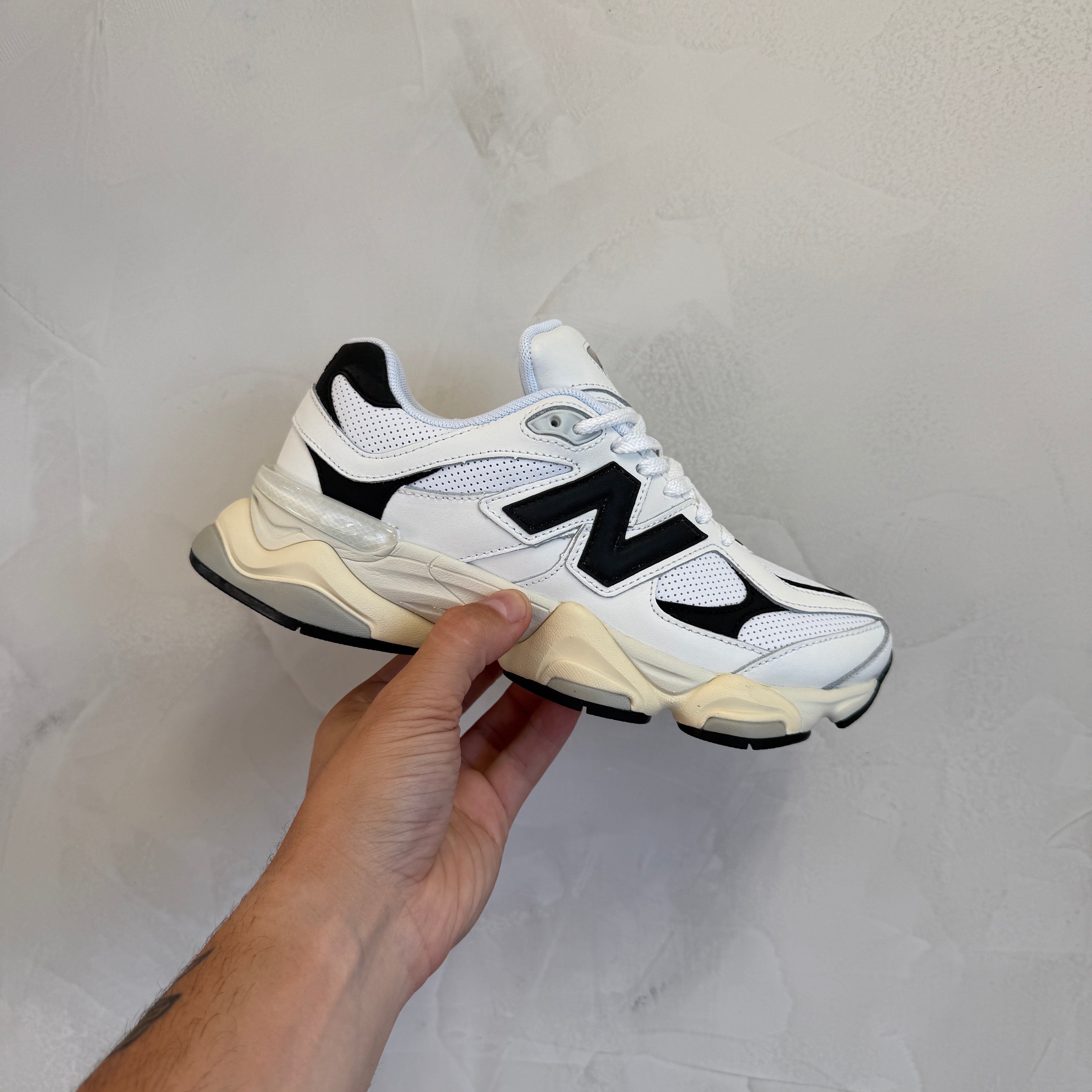 New Balance 9060 White Black (Pronta Entrega)
