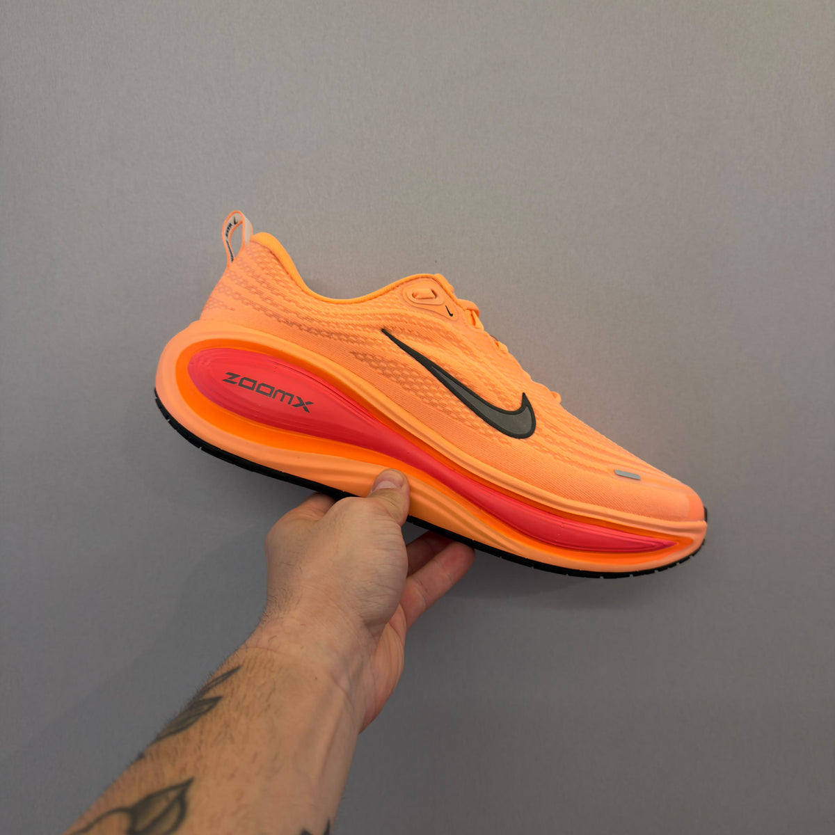 Nike Vomero Plus Orange Pulse Hot Lava (Pronta Entrega)