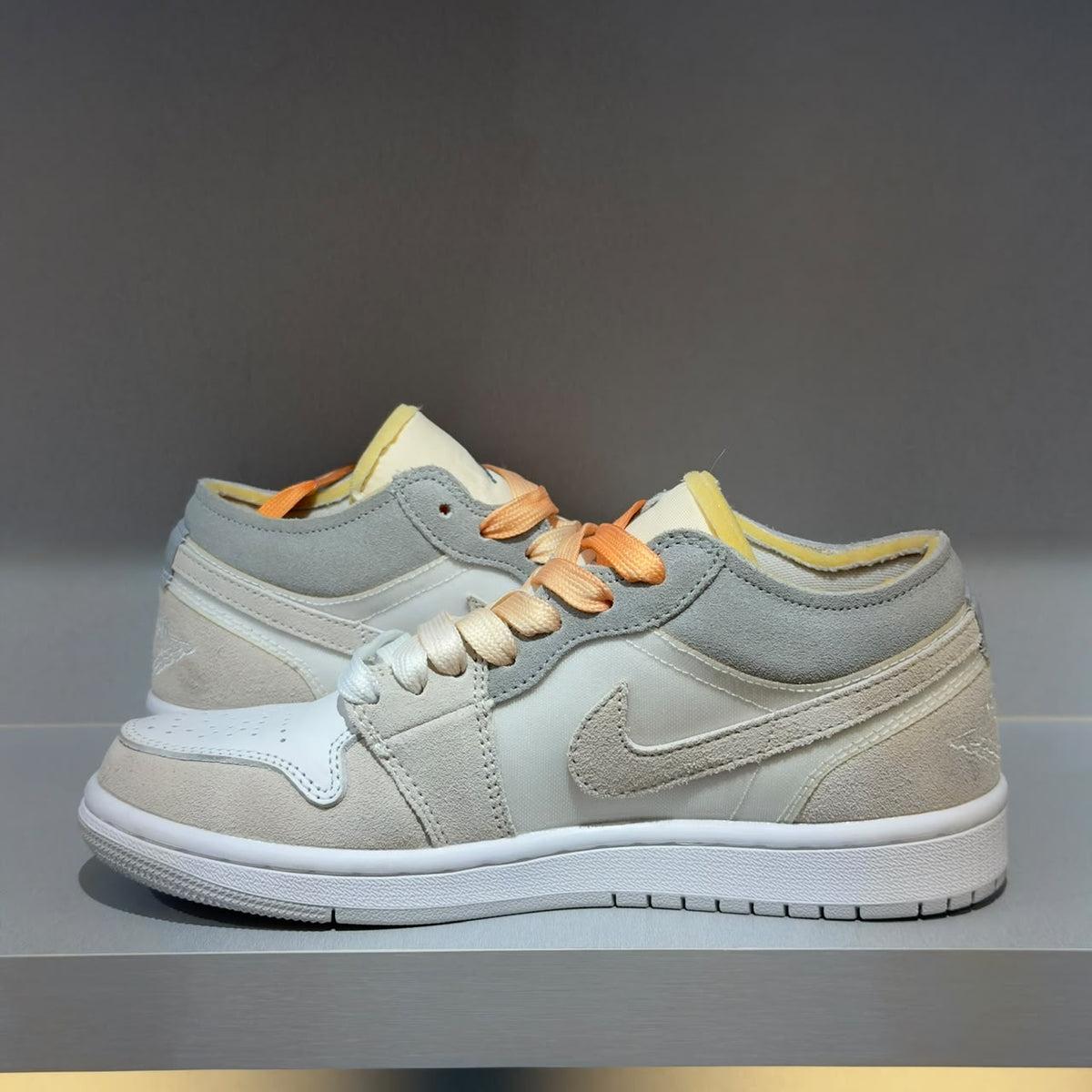 Jordan 1 Low SE Craft Inside Out White Phantom (Pronta Entrega)