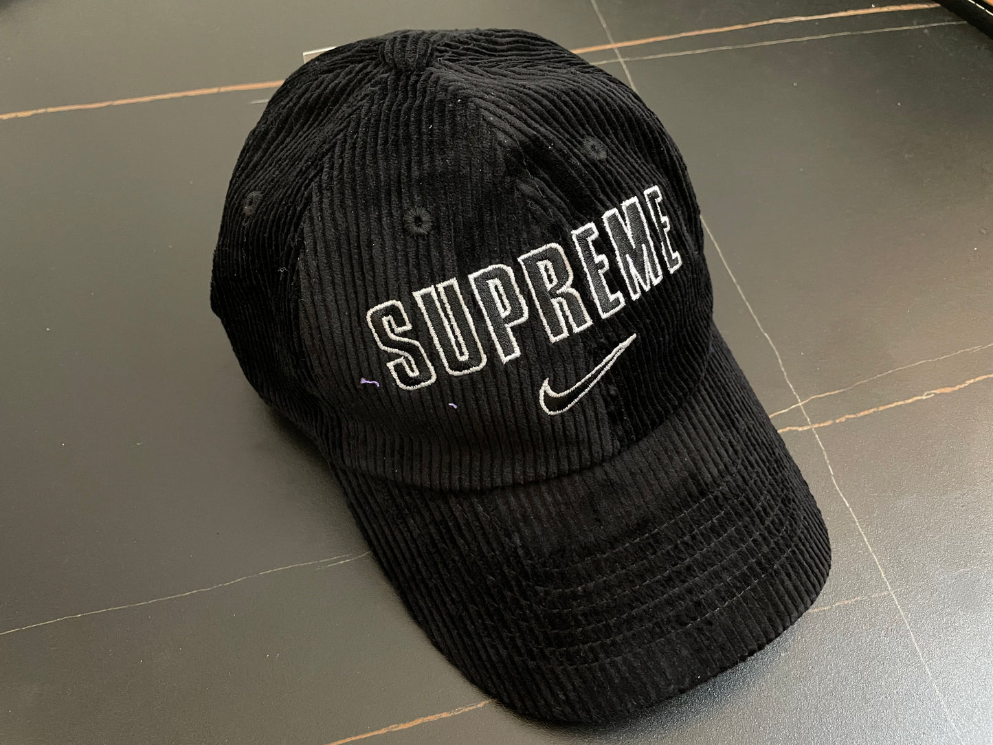 Boné Supreme X Nike